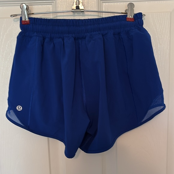 Lululemon 2” Hotty Hot Shorts - Picture 2 of 3